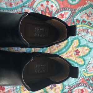 Men’s black boots
